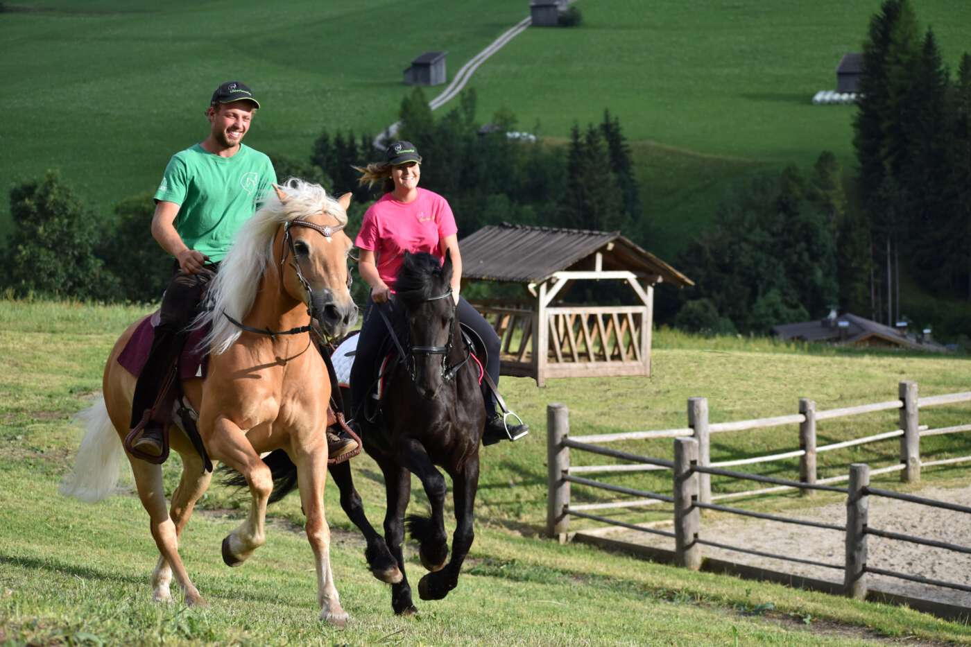 eiterhof-maneggio-unterlanerhof-reiten-erwachsene-cavallo-adulti-sexten-sesto-horse-riding-kl1